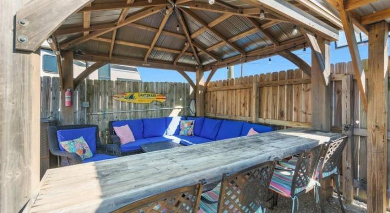 House with barbeque, private pool & garden — photo 5