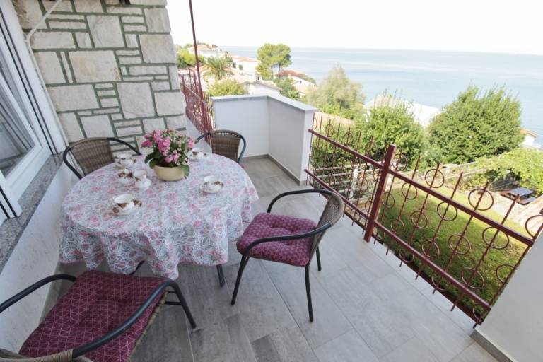 Lovely rental apartment with yard & grill | Sea view | Pets are welcome — photo 3