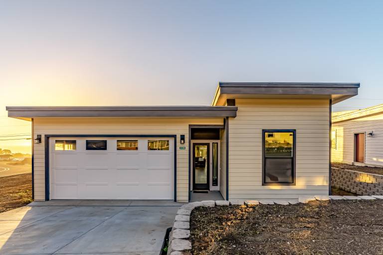 House  Gold Beach
