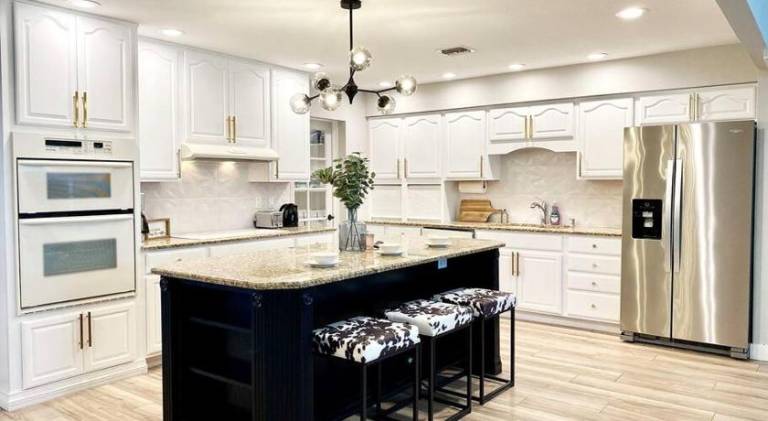 Fully equipped ample house with BBQ, terrace & yard | Good for workation | Pets allowed — photo 4