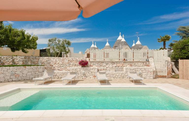Villa with patio, private pool & garden | Garden view in Franca