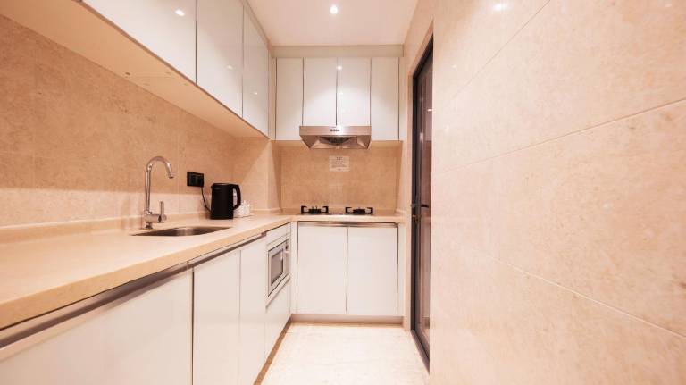 UHOME Executive Apartments — photo 4