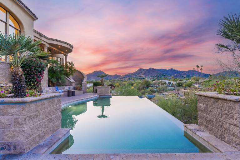 820 m² Villa