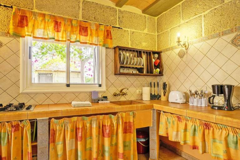 Wonderful vacation home with pool, patio & yard | Pets are welcome — photo 5