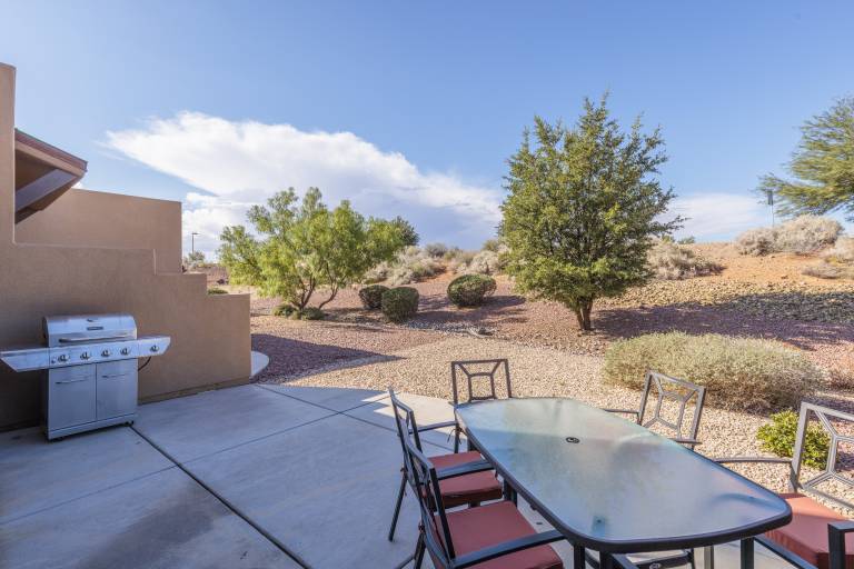 House with heated pool, jacuzzi & barbeque | Golf view — photo 2