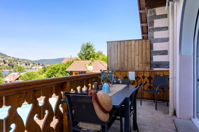 Apartment 'Gîte Du Lac À Gérardmer' with Lake View, Wi-Fi and Air Conditioning — photo 3