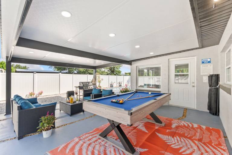 Pool+Beach Oasis Paradise BBQ Chill Out — photo 2