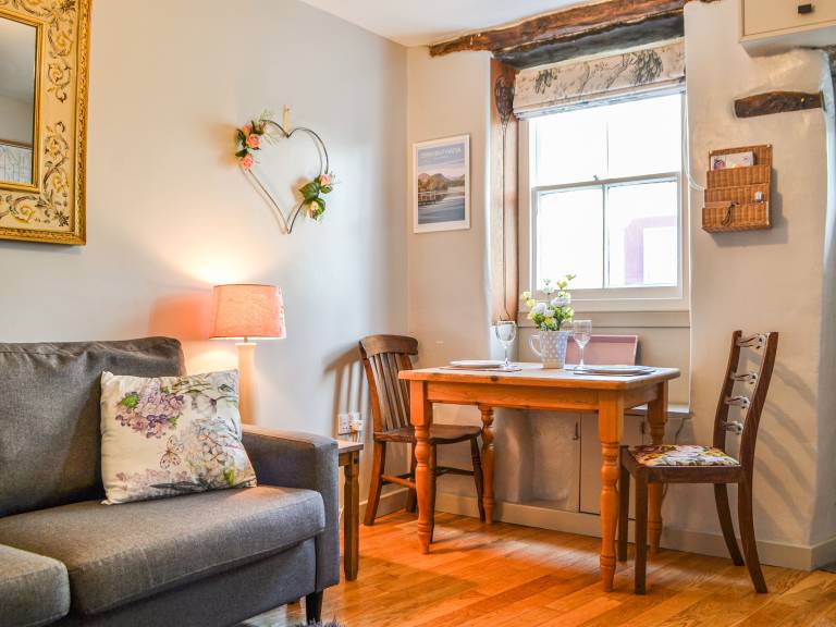 Family-friendly lovely cottage with garden | River view | Pets are welcome — photo 4