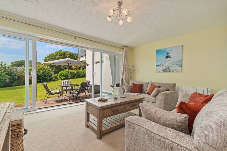 Family-friendly charming rental apartment with garden & terrace | Garden view | Beach nearby | Pets allowed — photo 4