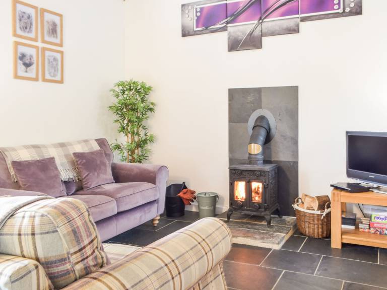 Family-friendly beautiful cottage with garden & BBQ | Pet-friendly — photo 2