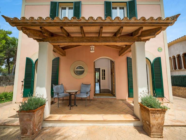Vacation home with private pool, garden & patio in Palma de Mallorca