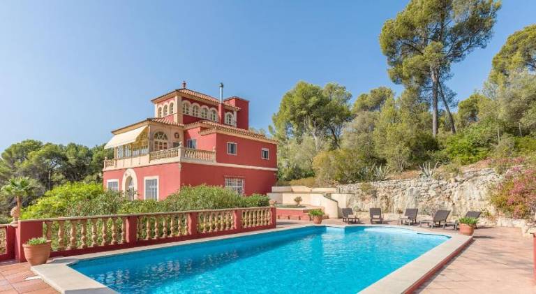 Villa with pool & jacuzzi in Palma de Mallorca