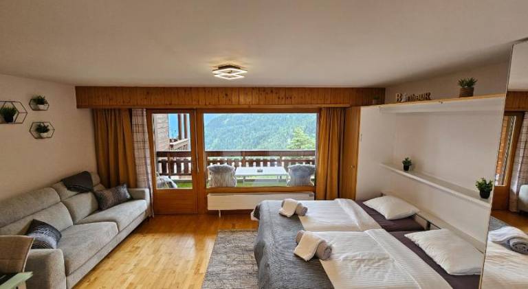 Holiday apartment with hot tub & pool — photo 2