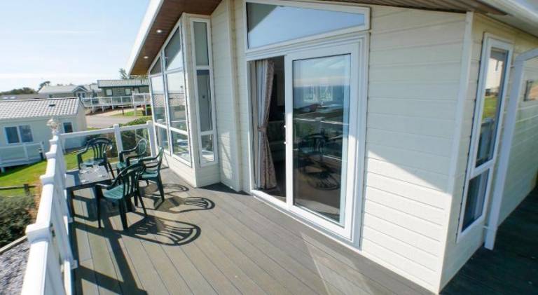 3 Bed 2 Bathroom Super Lodge! Sea Views! — photo 4