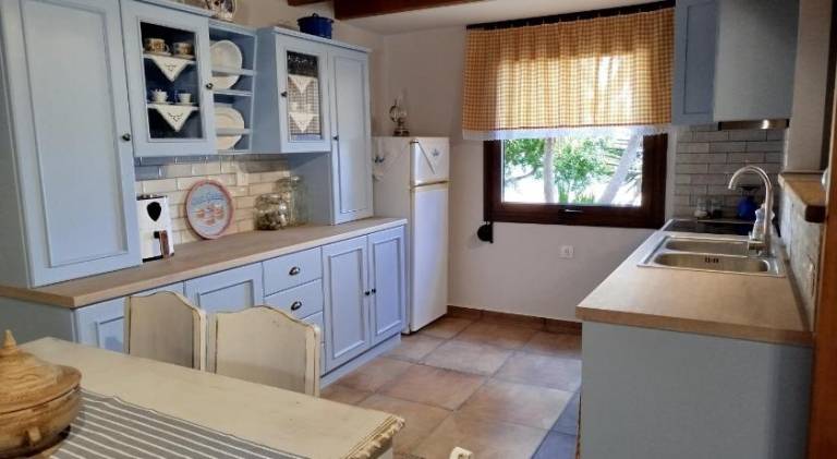 House with 2 rooms for 5 persons — photo 4