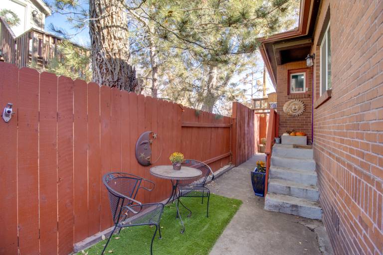 Hot Tub & Grill: Pet-Friendly Apt, Walk to Midtown — photo 3