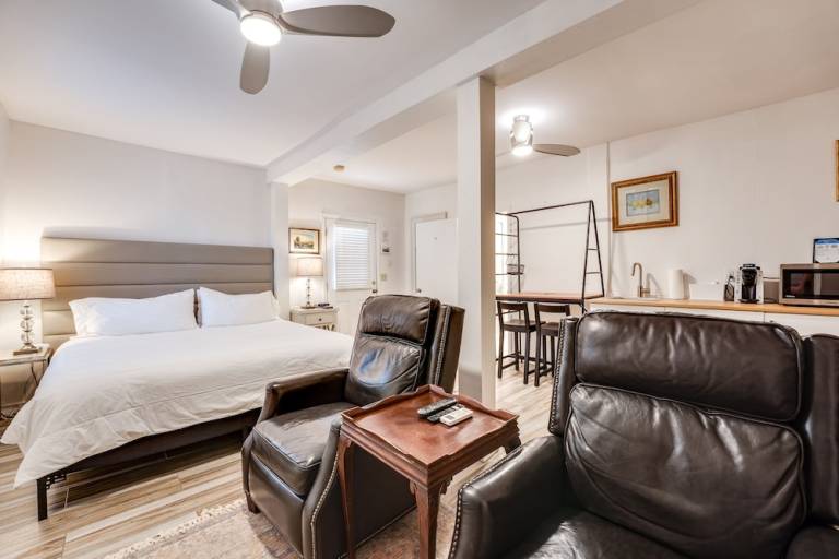 Bed & Breakfast Five Points