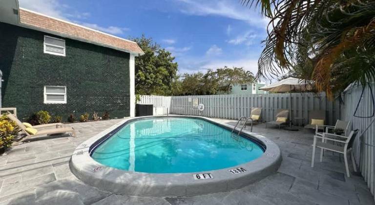 Holiday apartment with pool — photo 3