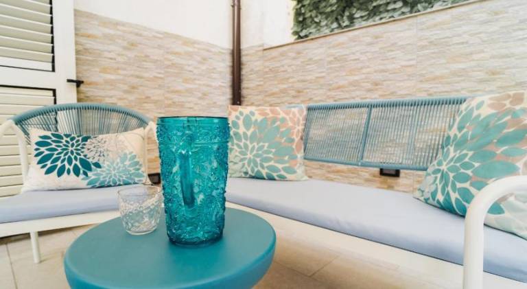 Apartment with terrace — photo 4