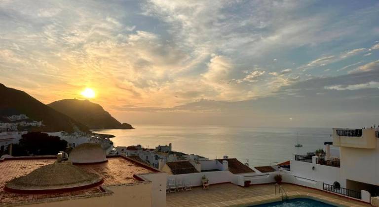Holiday apartment with terrace, private pool & garden | Close to the beach | Dogs allowed — photo 3