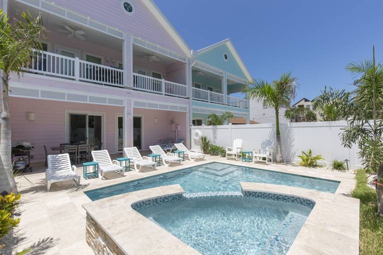 House with private pool & garden — photo 4