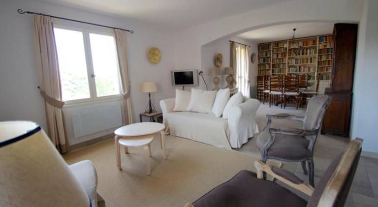 Villa with garden, patio & BBQ | Suitable for remote work — photo 2