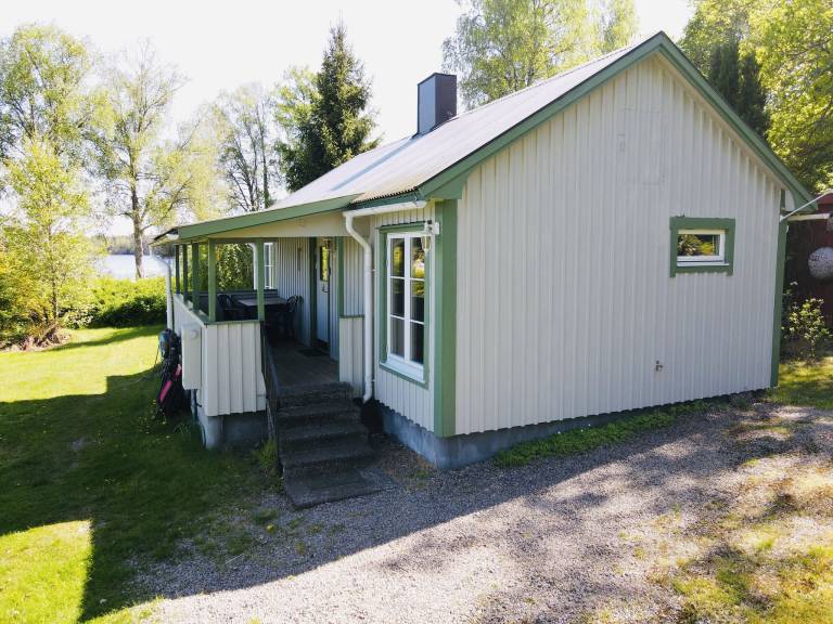 Holiday house Hus Lammen right on the lake in Växjö