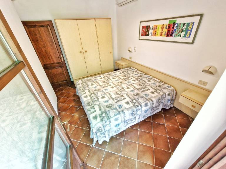 Zweizimmerwohnung mit Schlafzimmer mit Doppelbett und Schlafsofa — photo 5