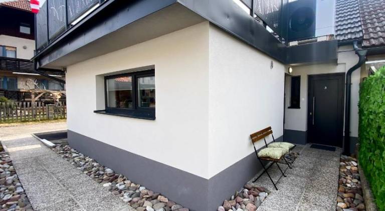 Apartment with barbecue & patio — photo 4