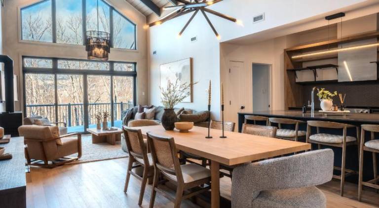 Fully equipped house with jacuzzi, sauna & grill | Pets allowed in Mont-Tremblant, QC