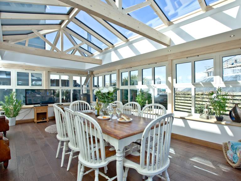 Cottage with garden, barbecue & hot tub | Beach view — photo 4