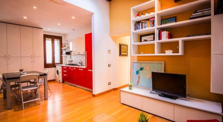 Rental apartment with jacuzzi | Next to Rialto Bridge | Good for workation | Pets are welcome — photo 5