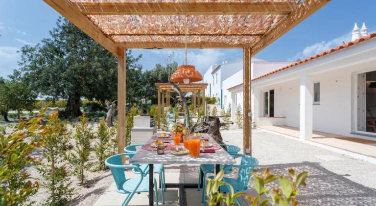 Vacation home with barbecue, pool & garden — photo 4