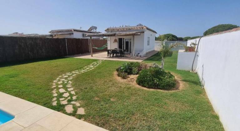 House with yard, private pool & patio | Pets are welcome — photo 4