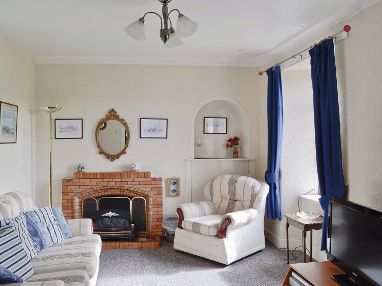 Cottage Girvan