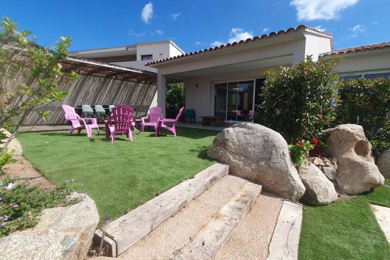 Family-friendly nice villa with patio, barbeque & yard | Pet-friendly — photo 2