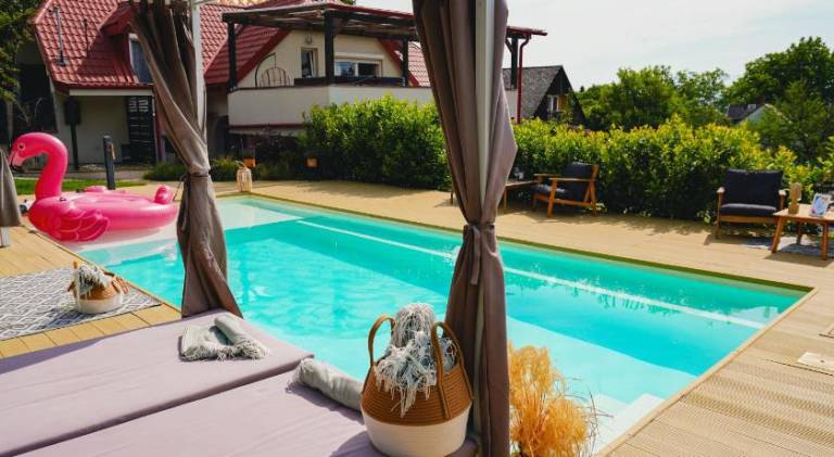 Wonderful holiday apartment with terrace, jacuzzi & pool | Pets are welcome in Veszprem