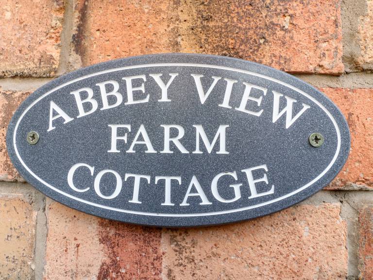 Family-oriented lovely cottage with yard | Dogs allowed — photo 4