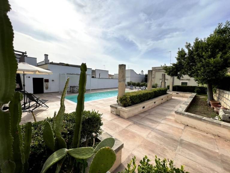 Villa with garden, patio & private pool — photo 2