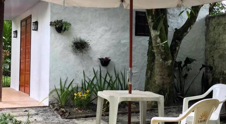 Casa a beira do rio Jaguareguava na Mata Atlantica em Bertioga SP — photo 3