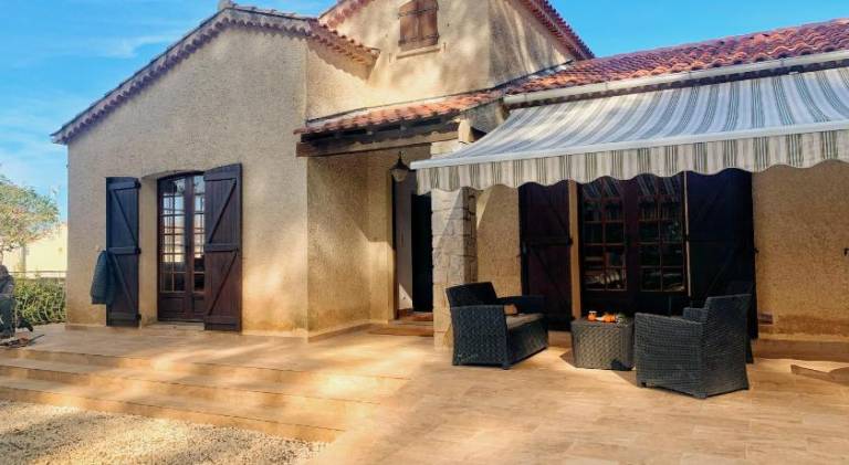 Fully equipped wonderful vacation home with patio, hot tub & garden | Pets are welcome — photo 5