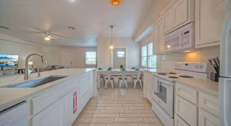 House with grill & pool — photo 4