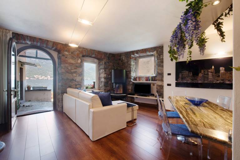 Luxury Lakefront Property with Lake View & Wi-Fi — photo 5
