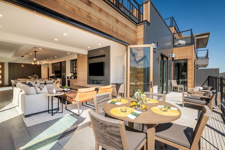 Condo with jacuzzi & pool | Mountain view in Park City, UT