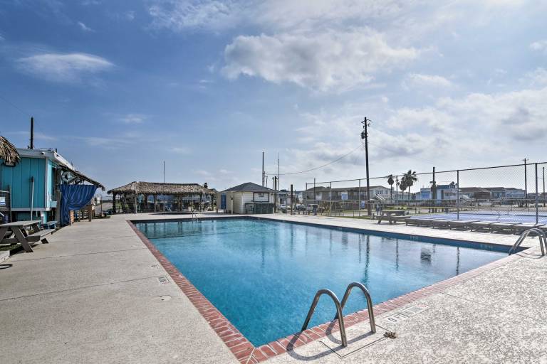 Canal-Front Home w/ Dock, 1 Mi to Sea Isle Beach! — photo 4