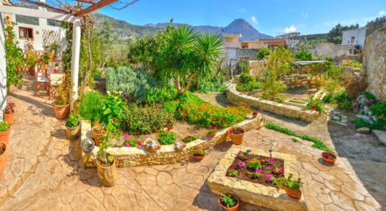 Vacation home with grill, yard & patio | Perfect for remote work — photo 4