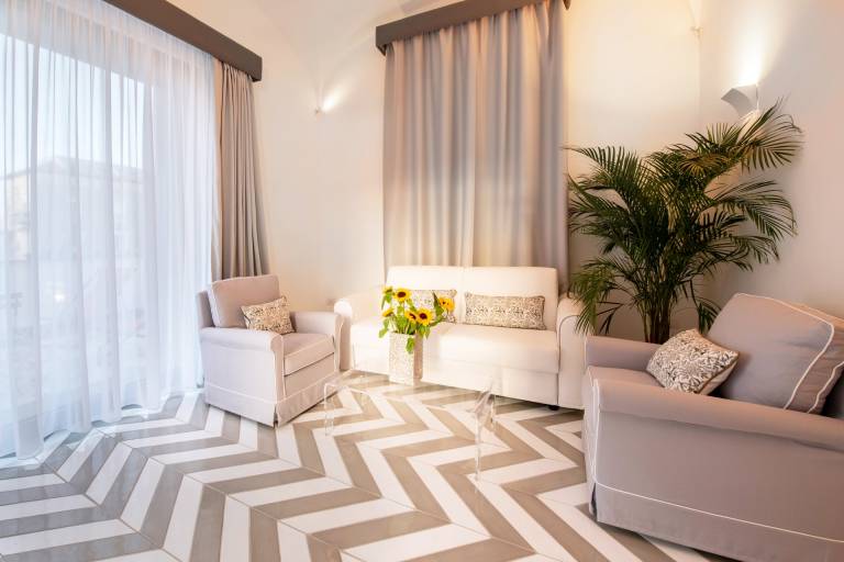 Luxury Suite with Terrace in Sorrento