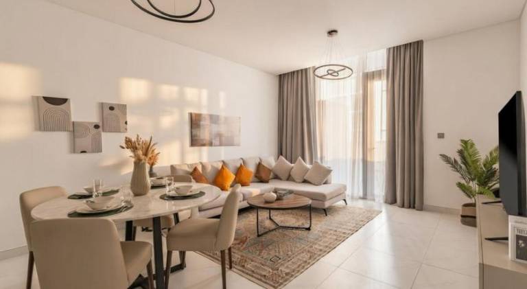 Rental apartment with pool in Dubai
