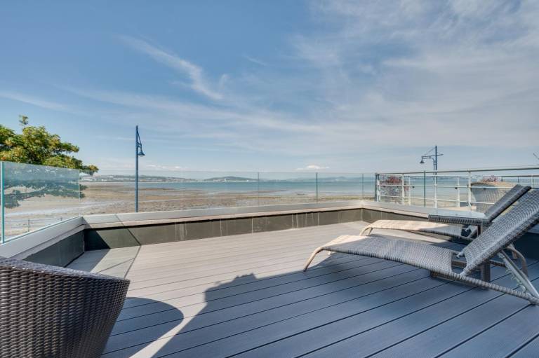 Child-friendly cottage | Water view | Next to the beach | Pet-friendly in Swansea