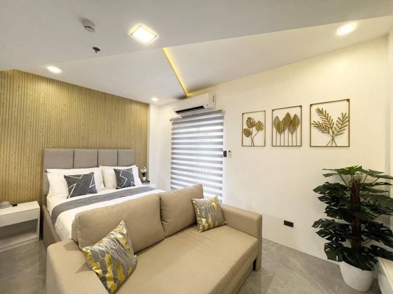Vacation home with pool in Angeles City